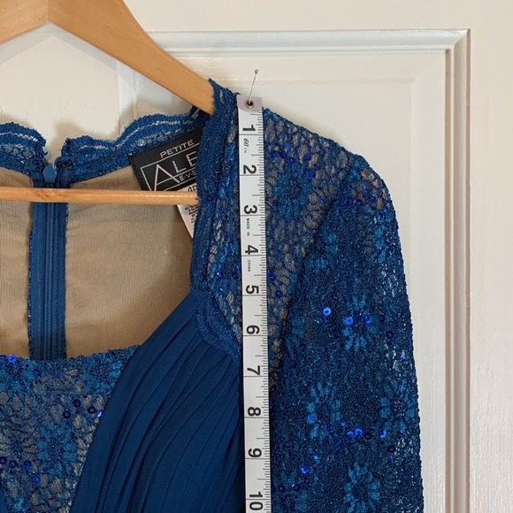 Petite Alex Evenings, blue, formal dress size 4P. - Picture 12 of 14